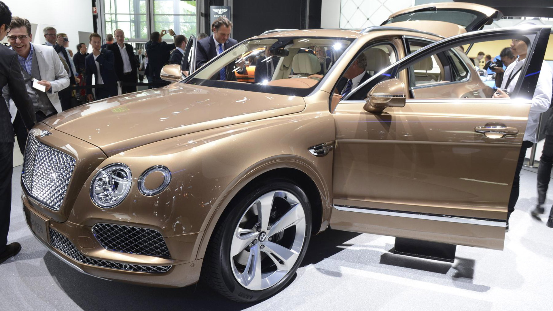2017 Bentley Bentayga, 2015 Frankfurt Auto Show
