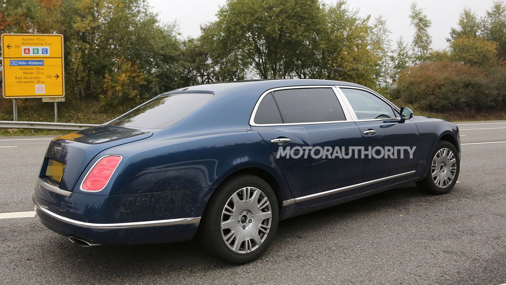 17 Bentley Mulsanne Long Wheelbase Spy Shots