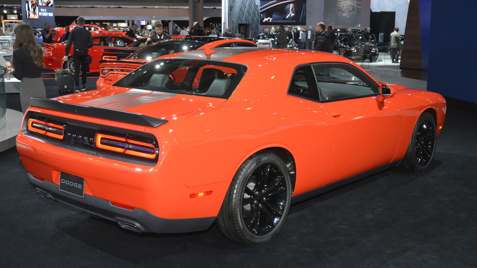 Dodge Challenger Go Mango