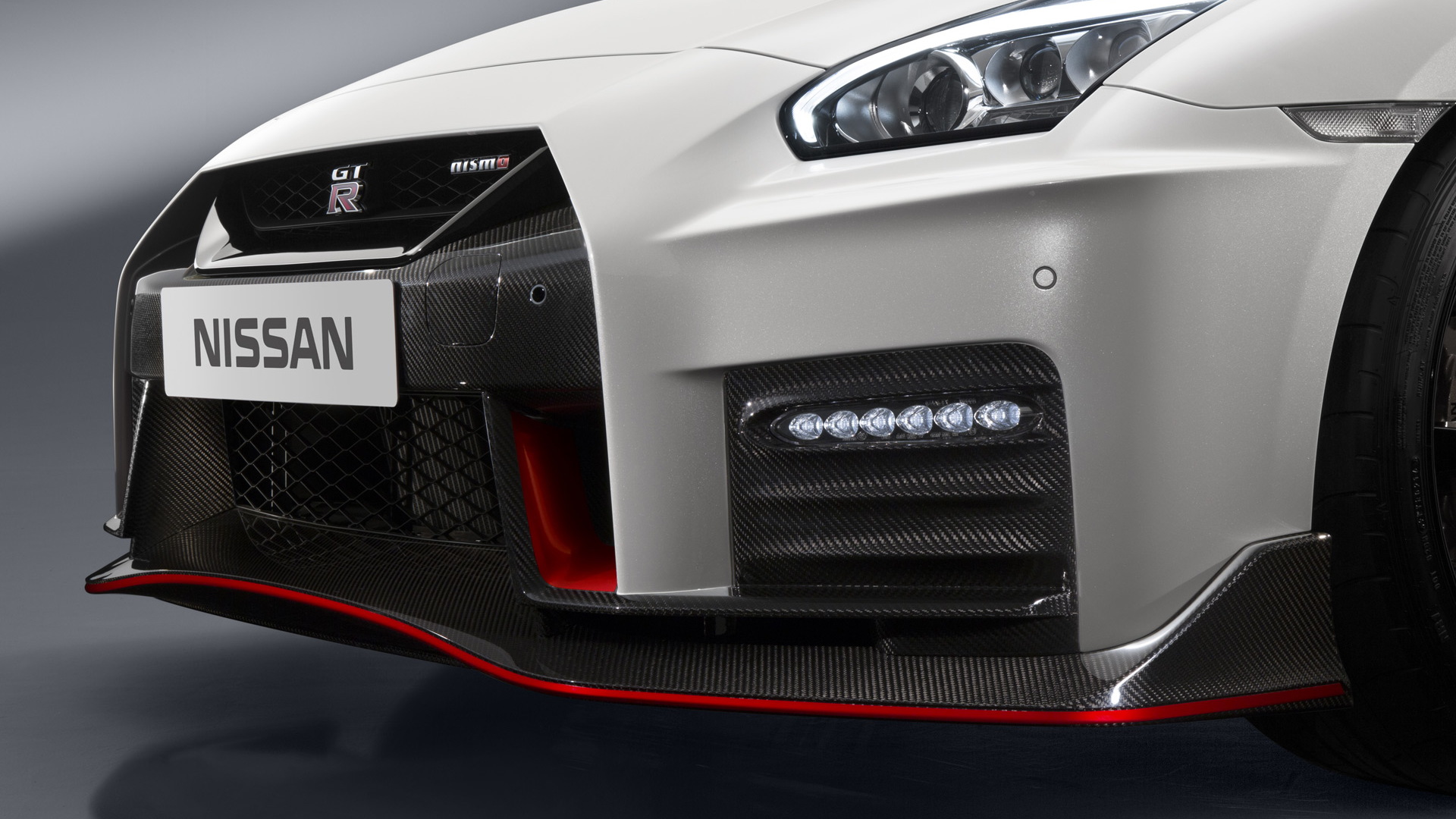17 Nissan Gt R Nismo Revealed