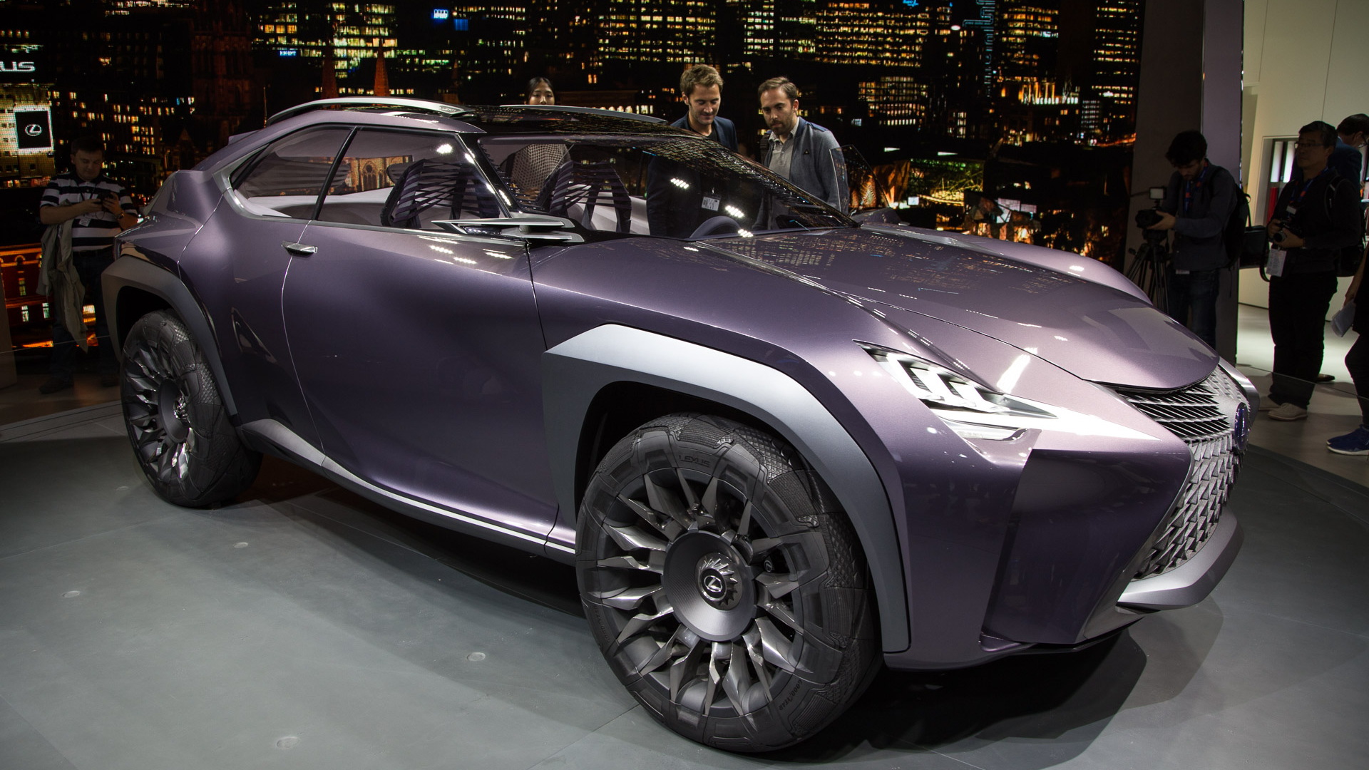 Lexus UX concept, 2016 Paris auto show