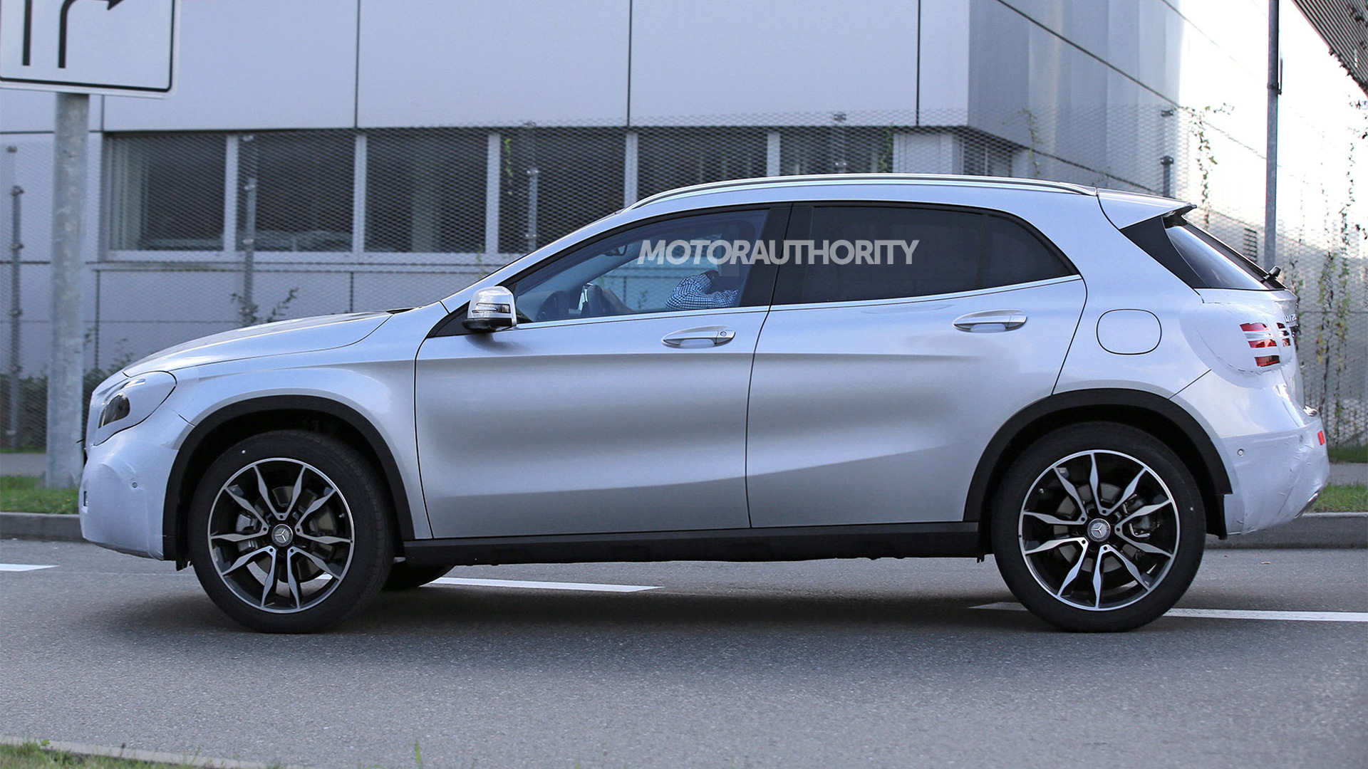 2018 Mercedes-Benz GLA facelift spy shots - Image via S. Baldauf/SB-Medien