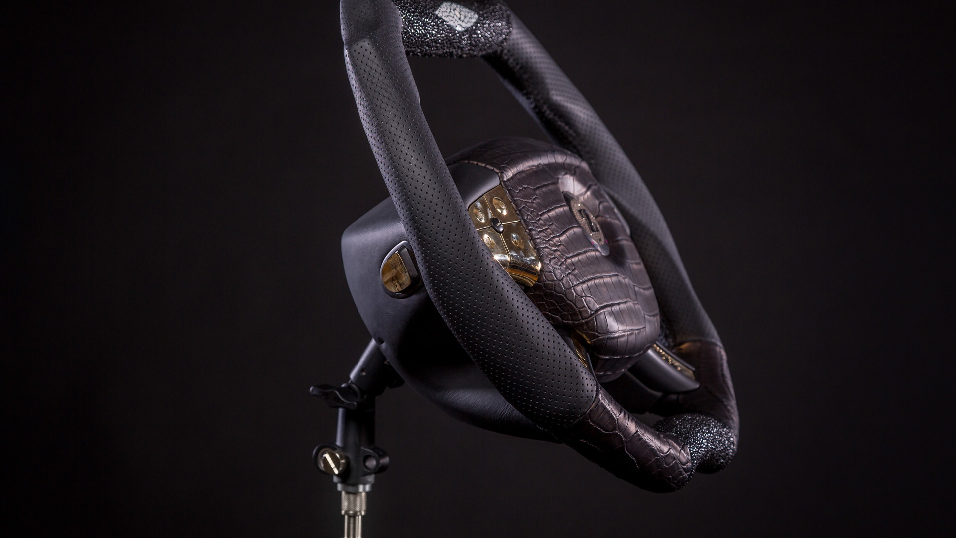 World’s most expensive steering wheel from Dartz Prombron Black Alligator