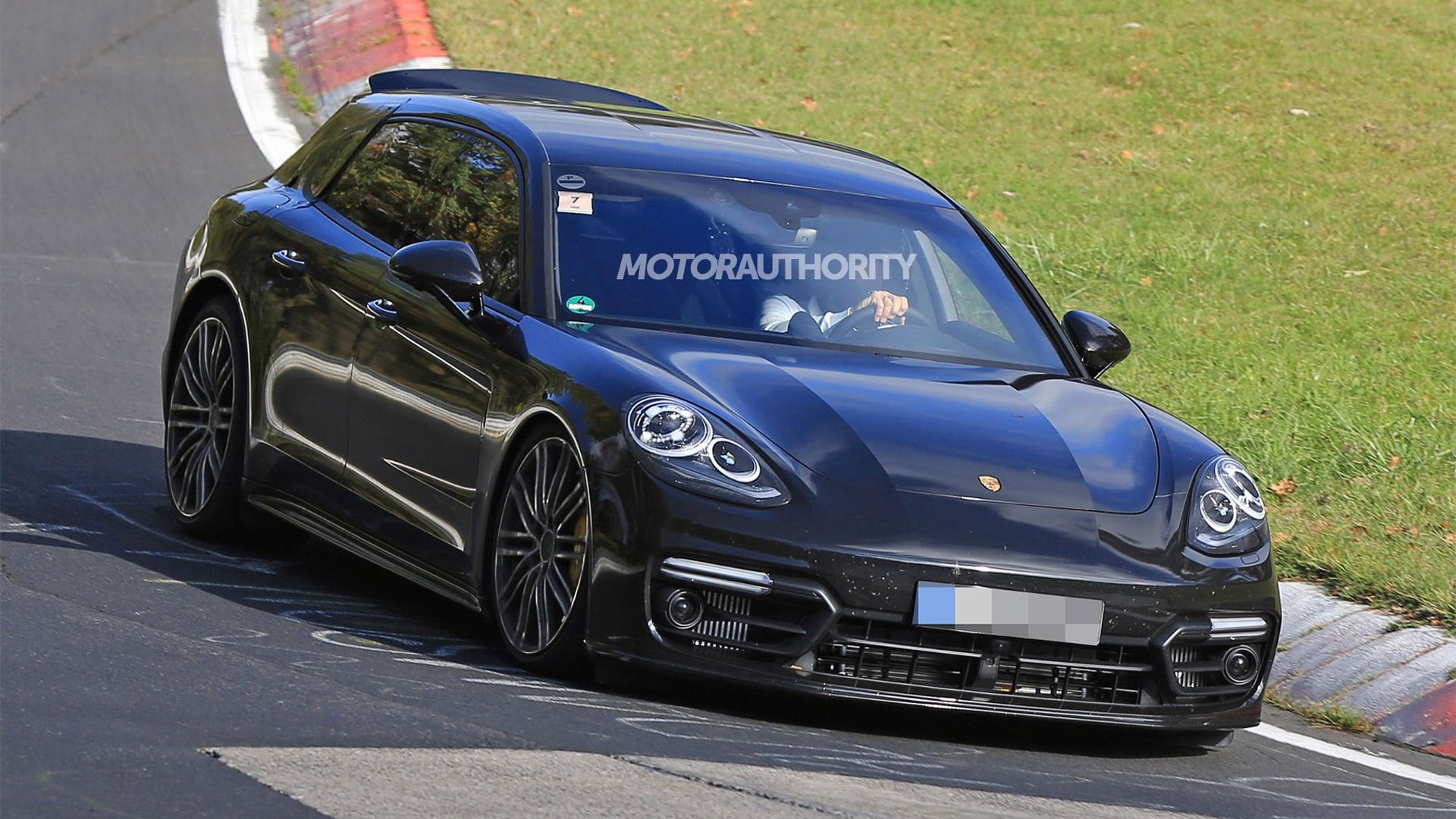 2018 Porsche Panamera Shooting Brake spy shots