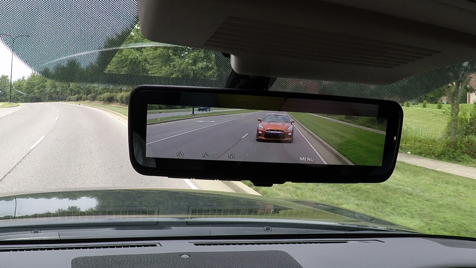 Nissan’s video-streaming rearview mirror