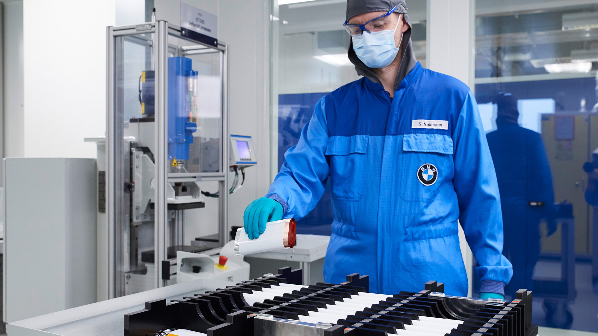 Prototype production of battery modules for BMW Group’s fifth-generation electric powertrain