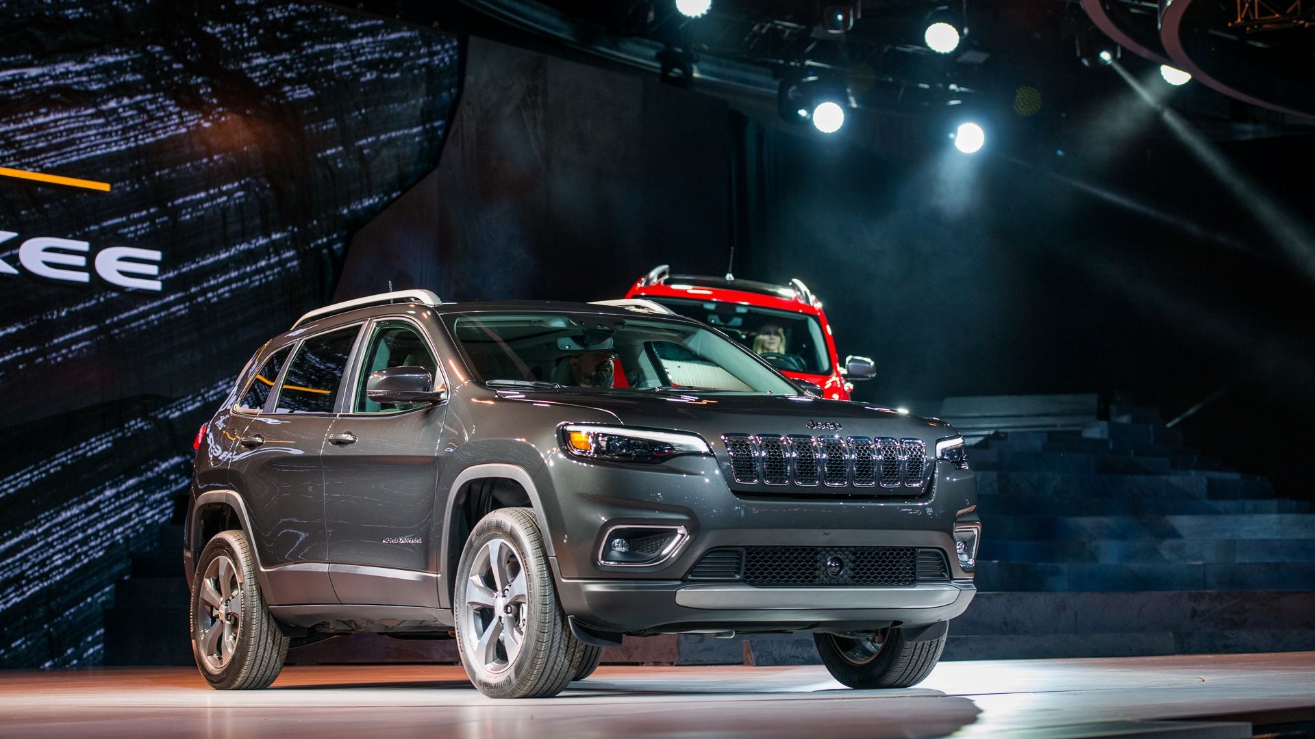 2019 Jeep Cherokee makeover reveals prettier face, turbocharged power