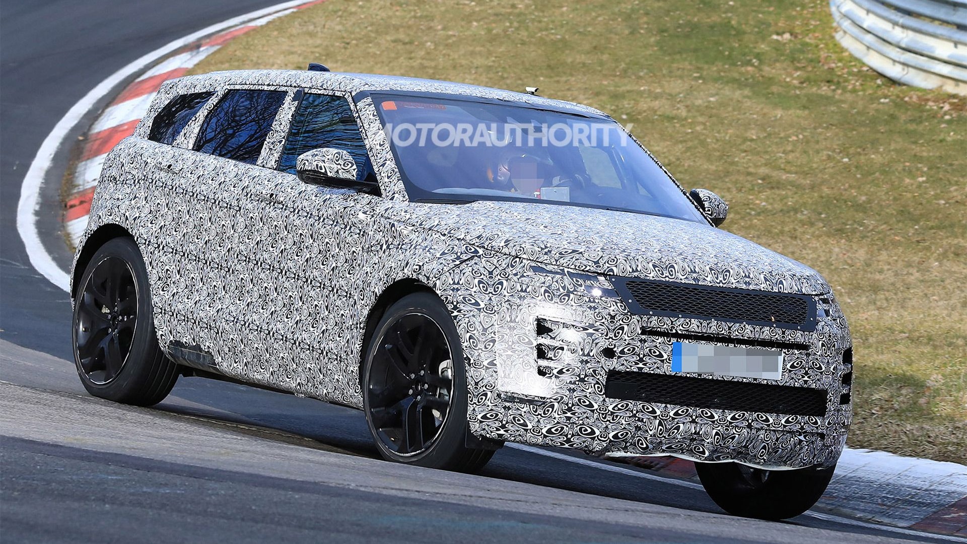 2020 Land Rover Range Rover Evoque spy shots - Image via S. Baldauf/SB-Medien