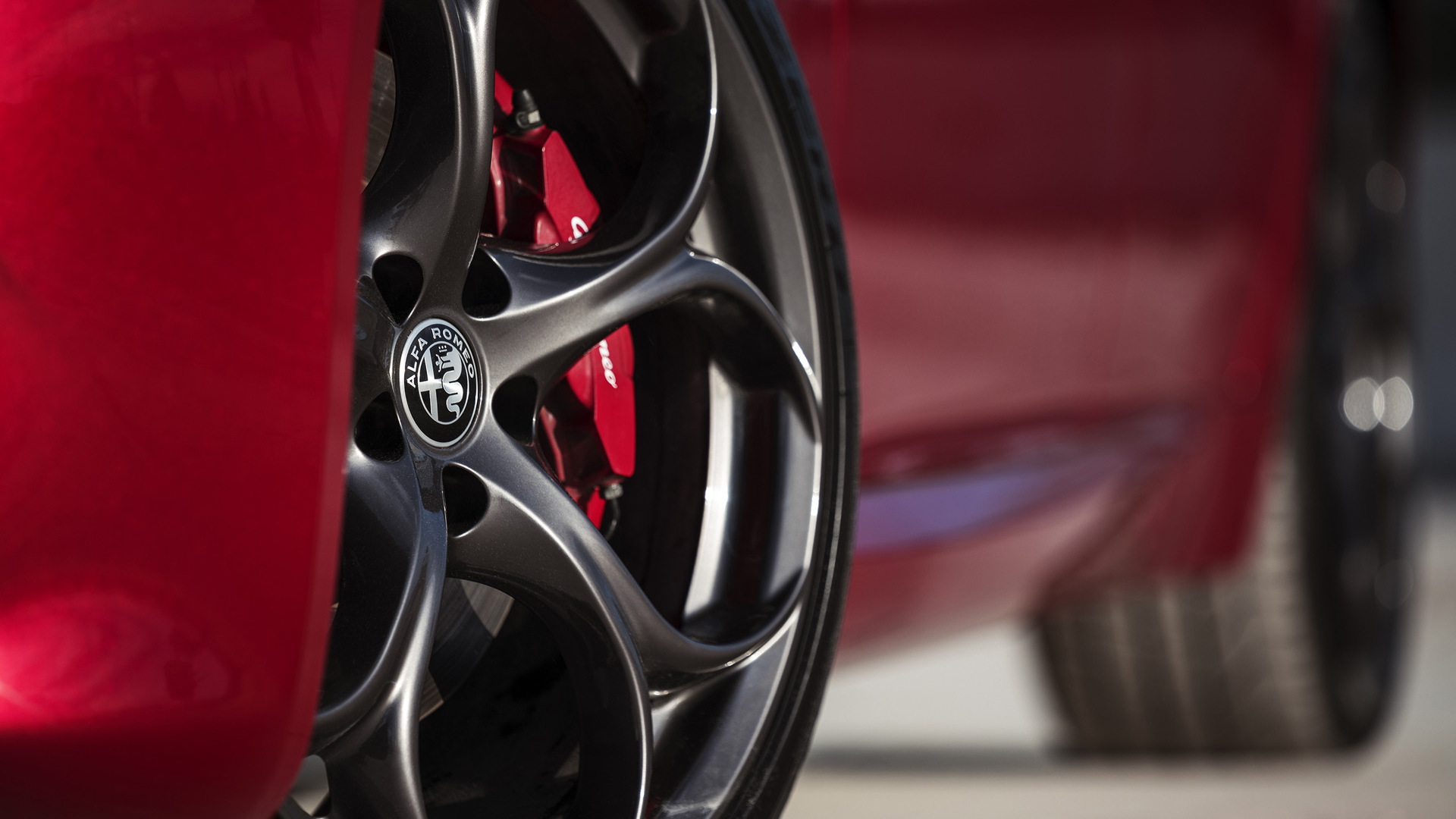 2019 Alfa Romeo Giulia equipped with Nero Edizione package