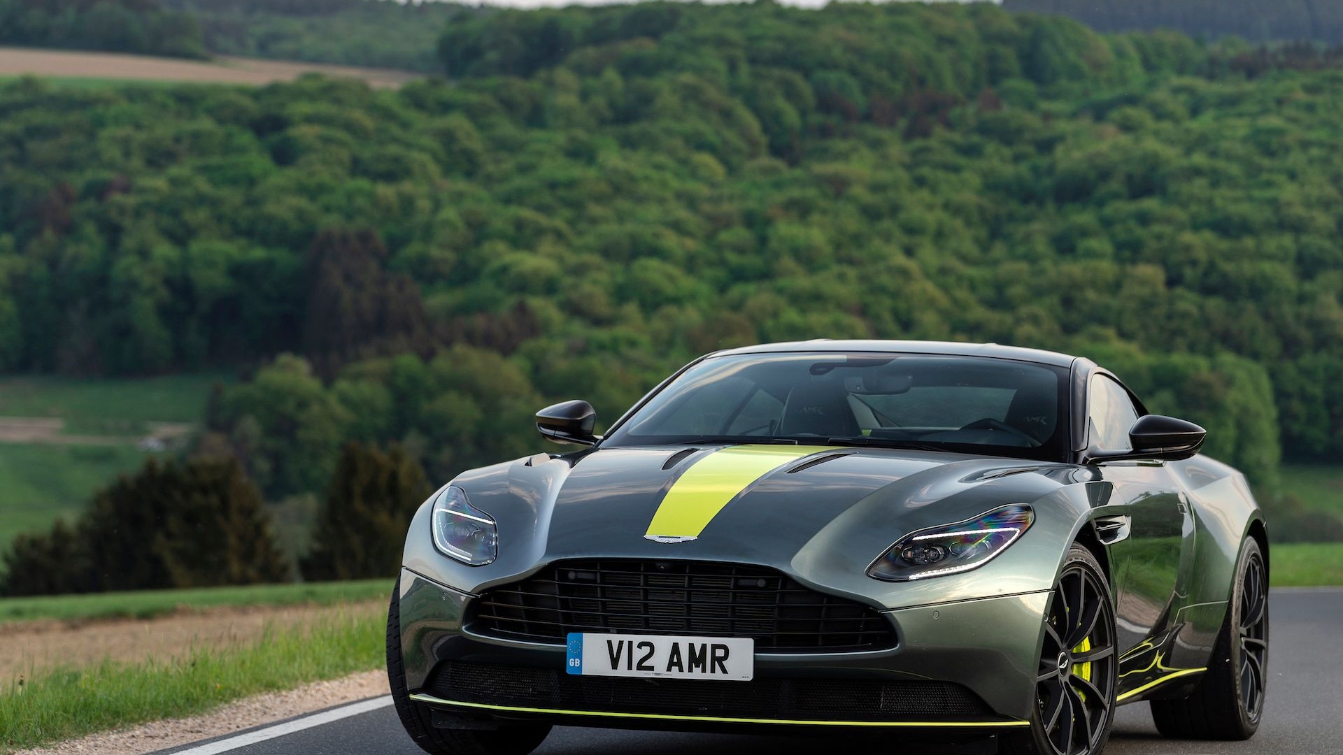 Aston Martin db11 Р·РµР»РµРЅС‹Р№