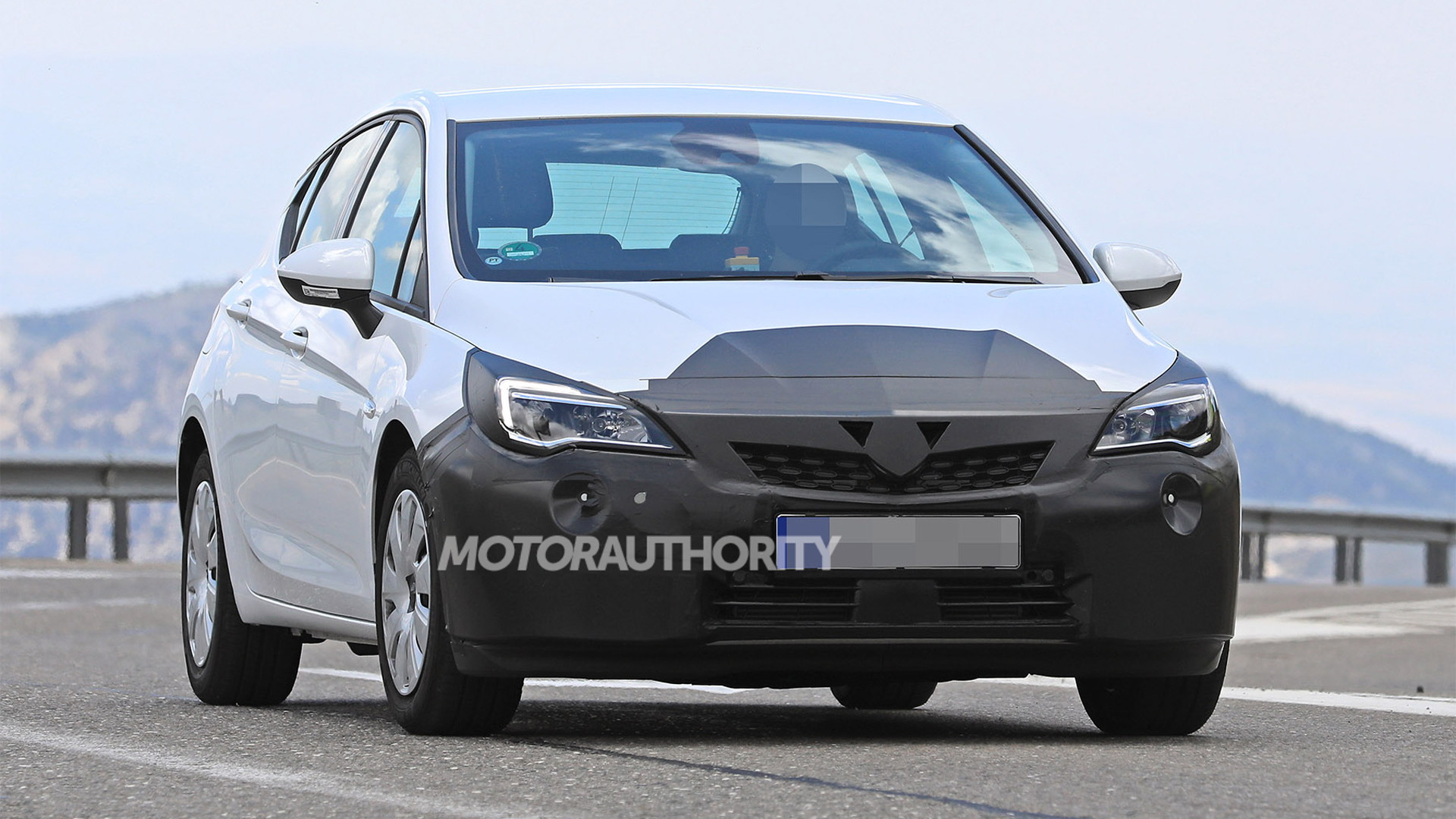 2019 Opel Astra facelift spy shots - Image via S. Baldauf/SB-Medien