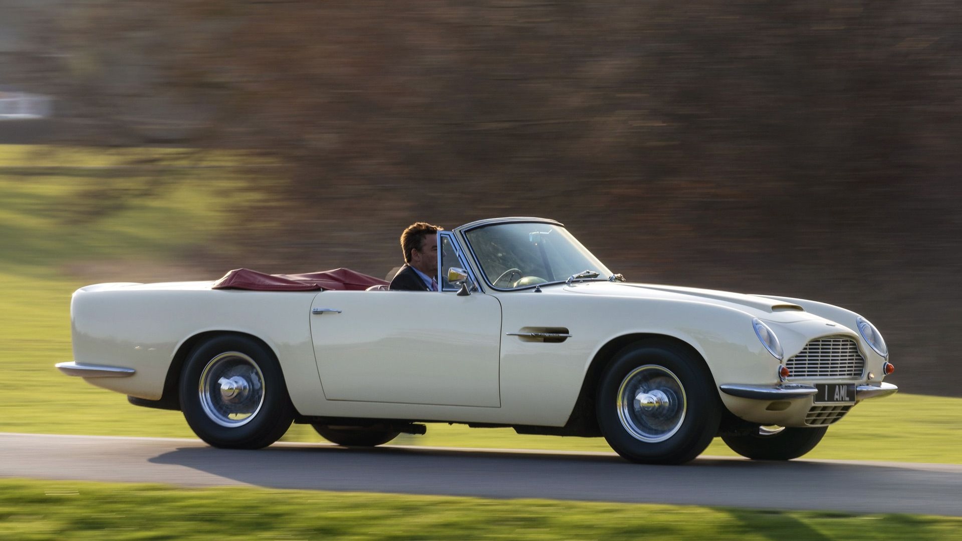 1970 Aston Martin DB6 MkII Volante with electric powertrain