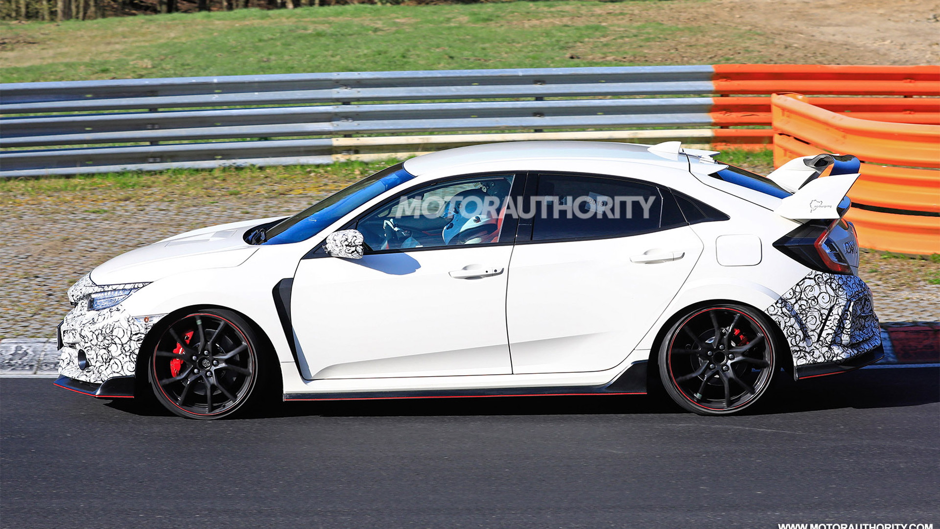 2020 Honda Civic Type R facelift spy shots - Image via S. Baldauf/SB-Medien