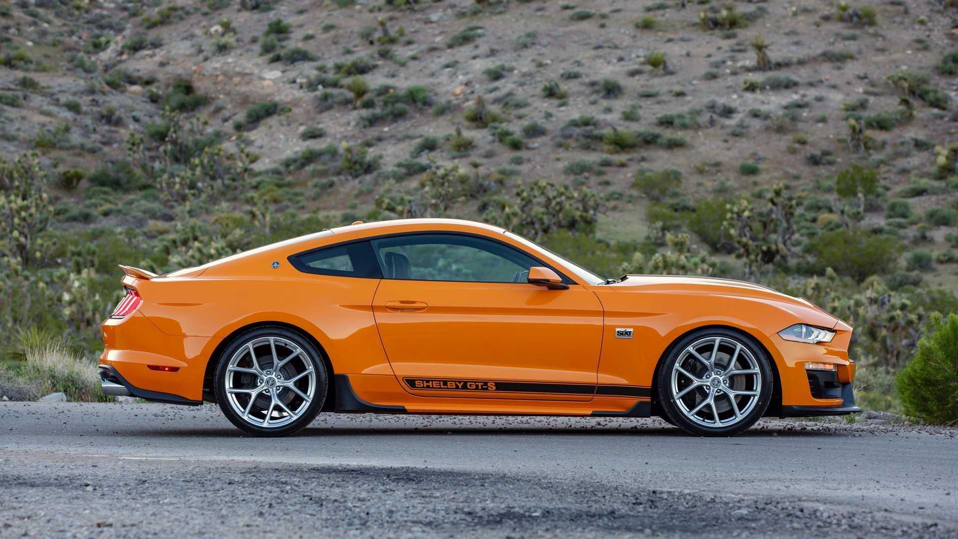 Ford Mustang Shelby оранжевый