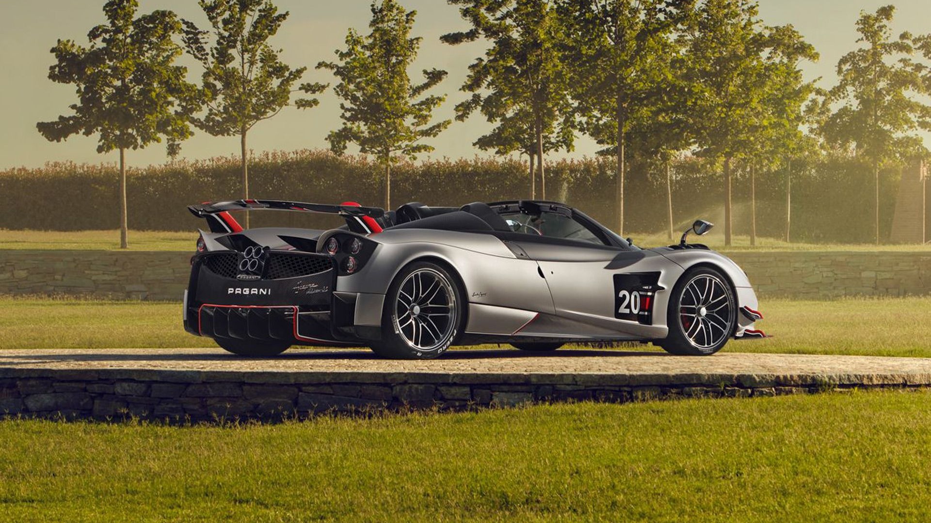 パガーニ　pagani ジャケット　新品　huayra roadster BC Pagani's Huayra Roadster BC Is A $3.4 Million, 800 HP