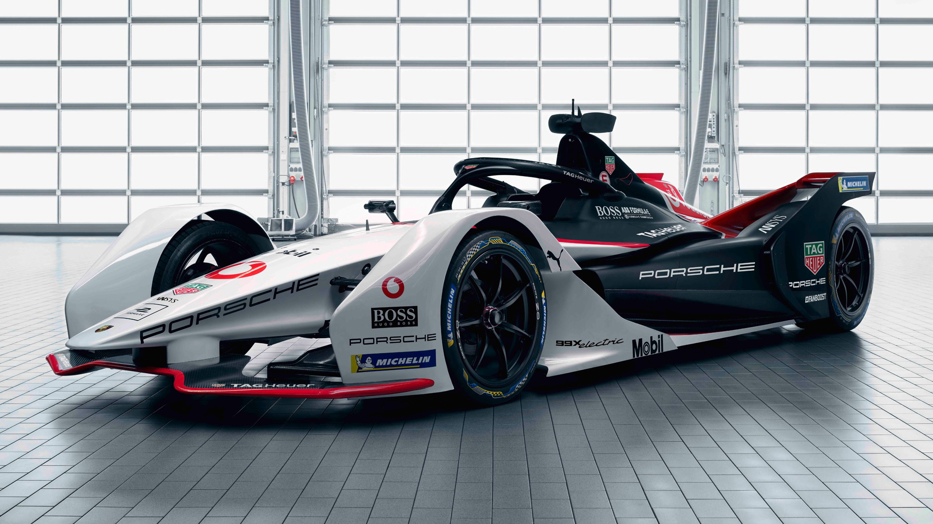 Porsche's racer for the 2019/2020 Formula E season is the 99X Electric