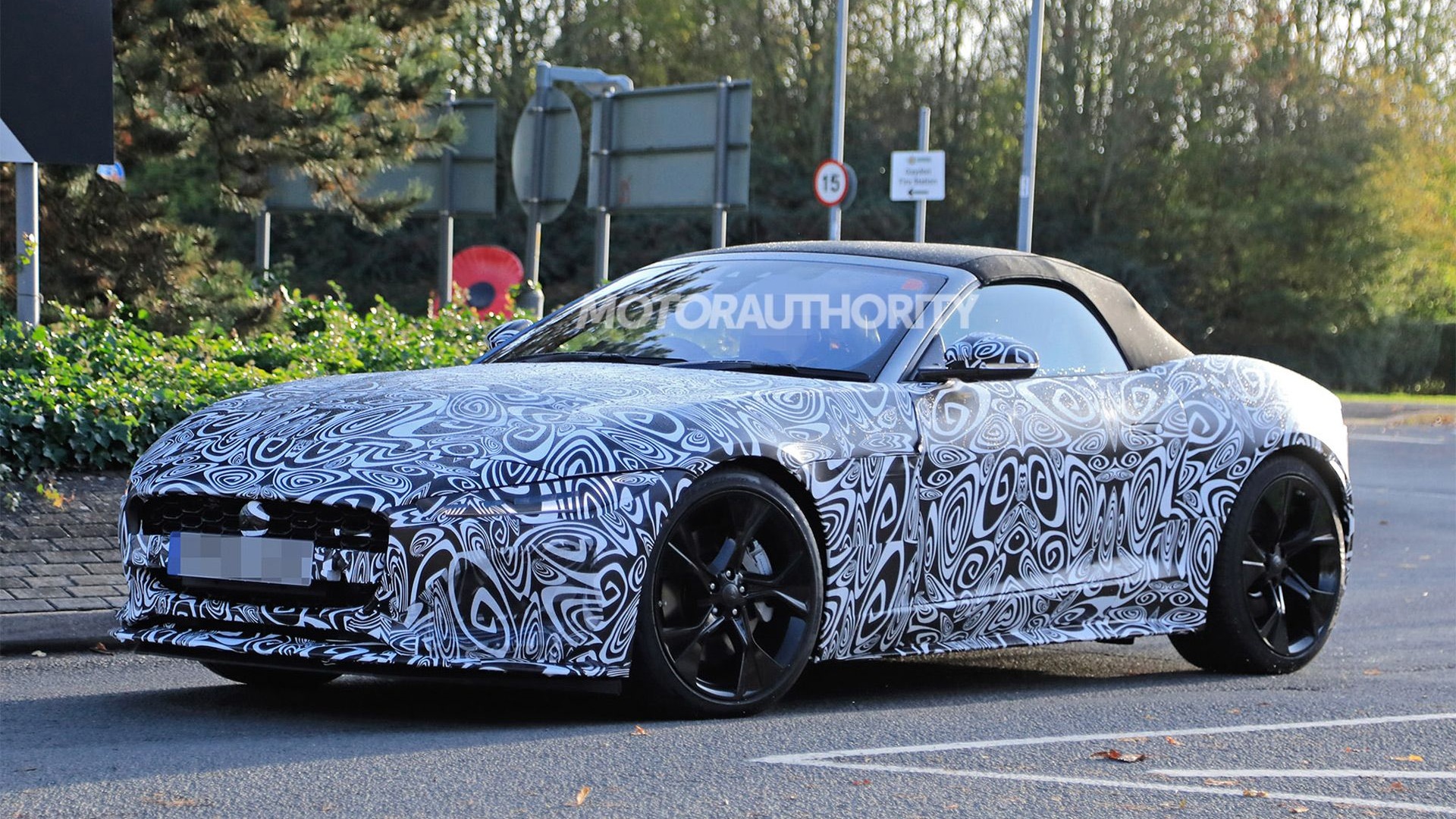 2021 Jaguar F-Type Convertible facelift spy shots - Photo credit: S. Baldauf/SB-Medien