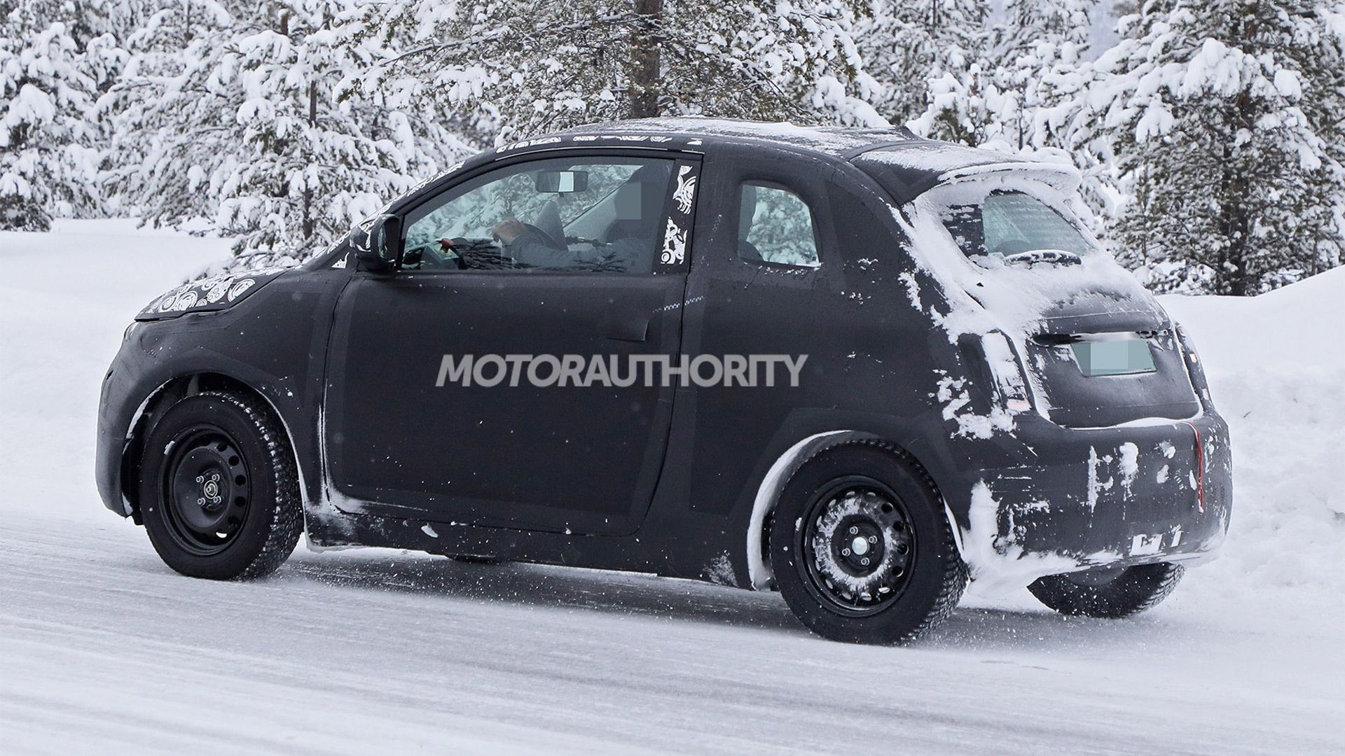 2021 Fiat 500e spy shots - Photo credit: S. Baldauf/SB-Medien