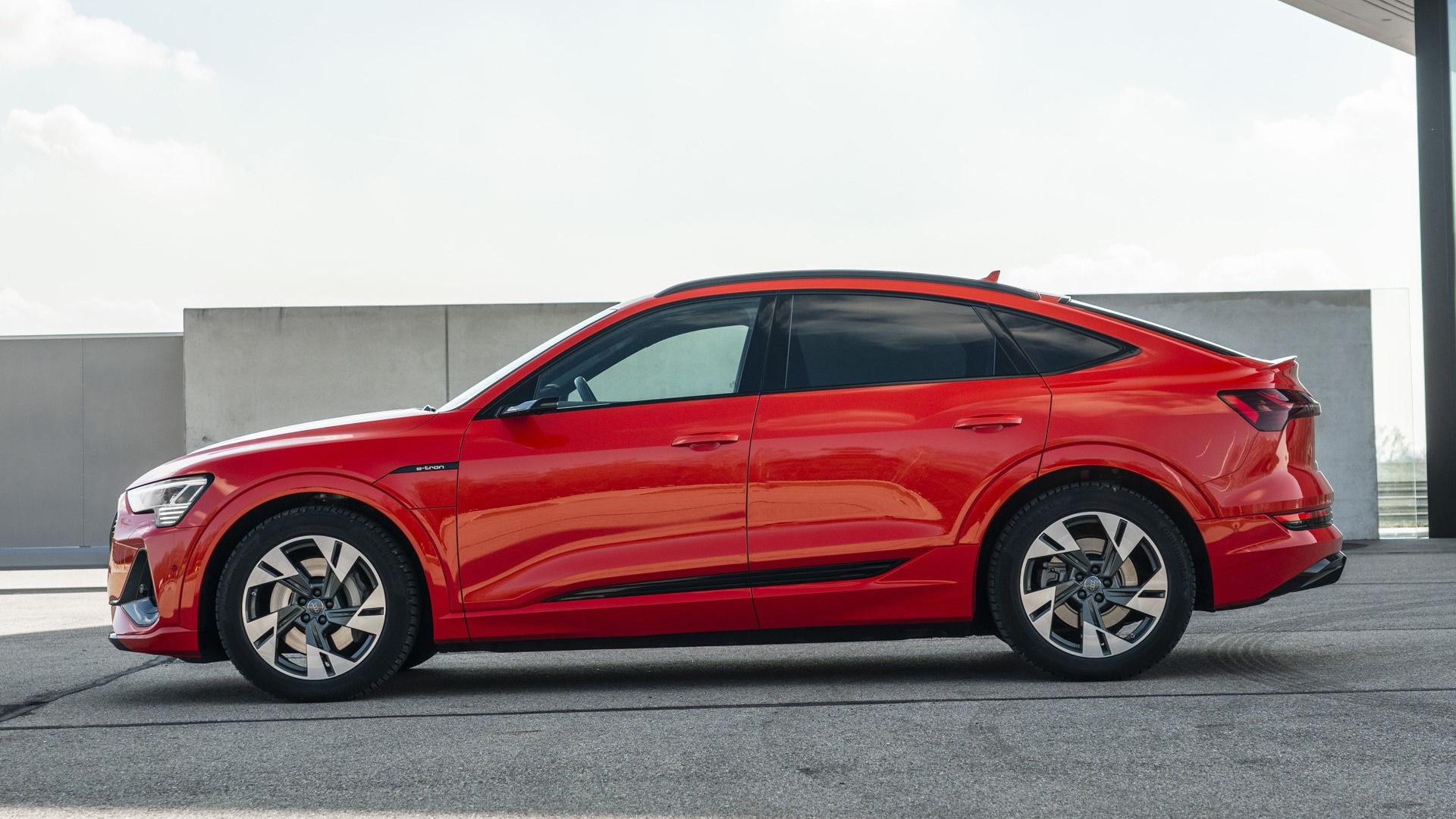 2020 Audi ETron Sportback goes 7 more miles, costs slightly more than SUV