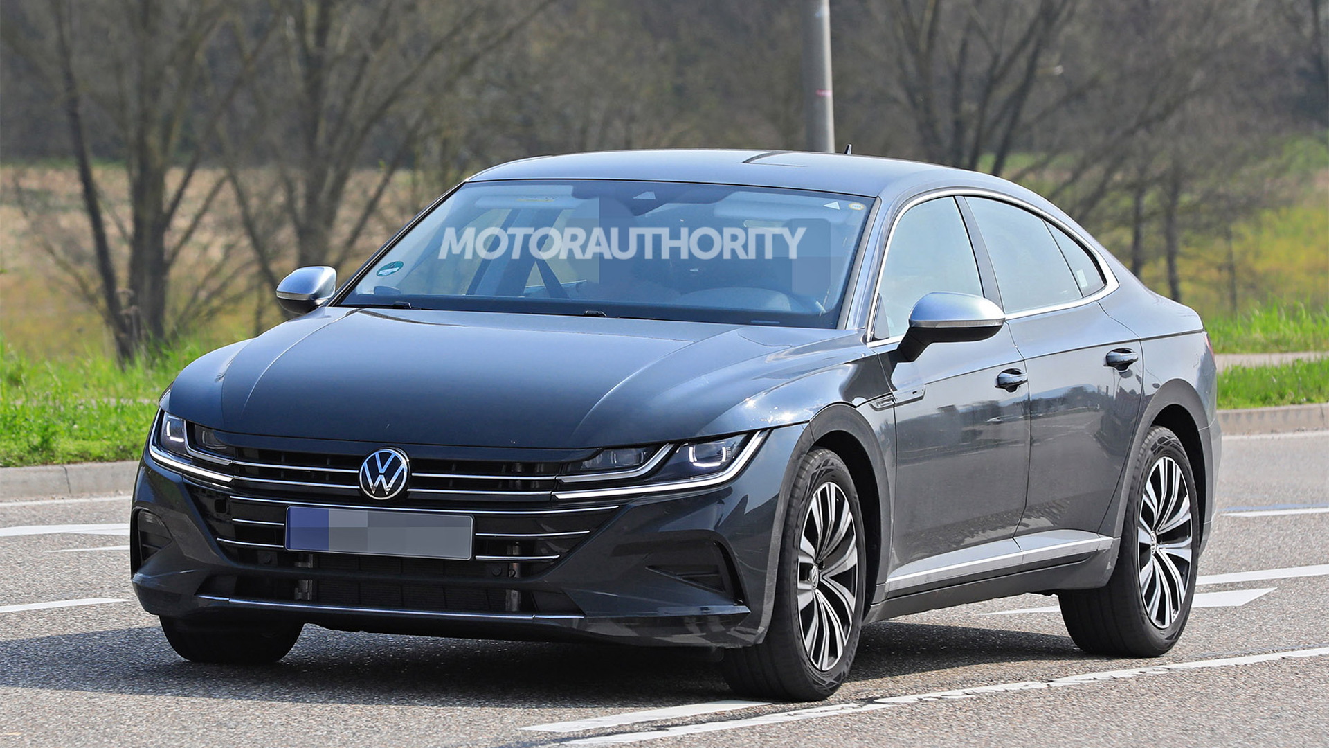 2021 Volkswagen Arteon facelift spy shots - Photo credit: S. Baldauf/SB-Medien