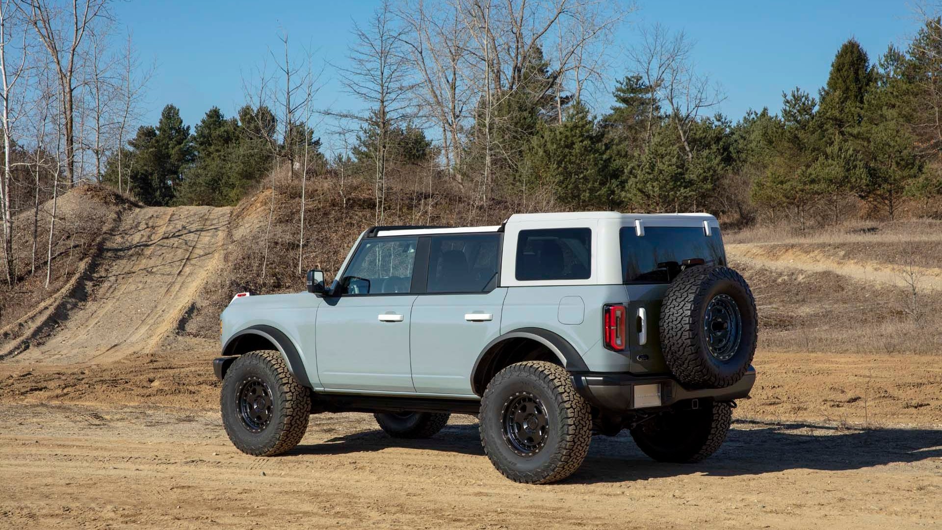 Ford, off-road specialists showcase Bronco accessories at Easter