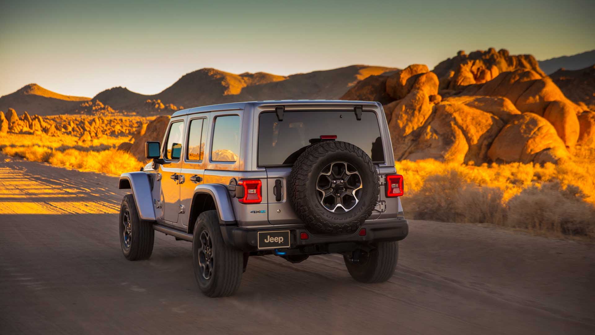 Plug-in hybrid SUV lease deal: Jeep Wrangler 4xe costs much less than  Toyota RAV4 Prime