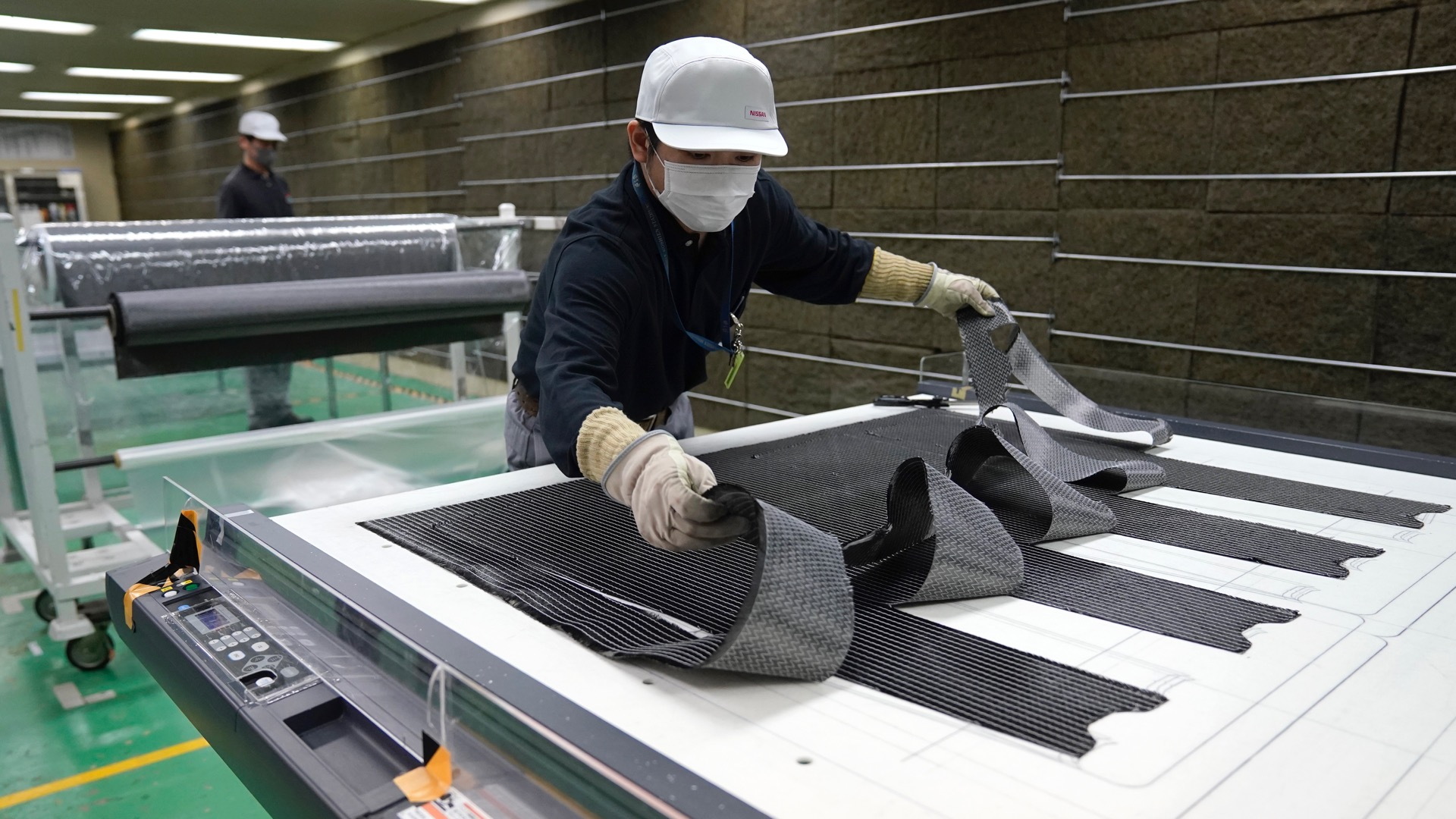 Nissan tests new carbon fiber-reinforced plastic production process