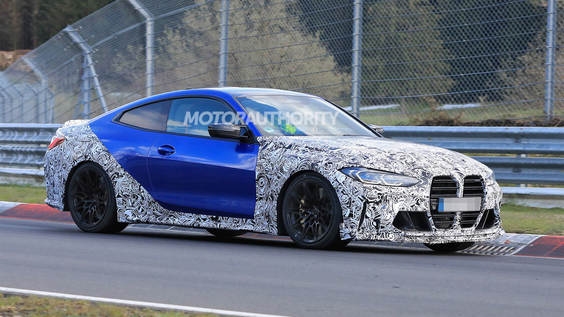 23 Bmw M4 Cs Spy Shots Hardcore M4 Coupe In The Works