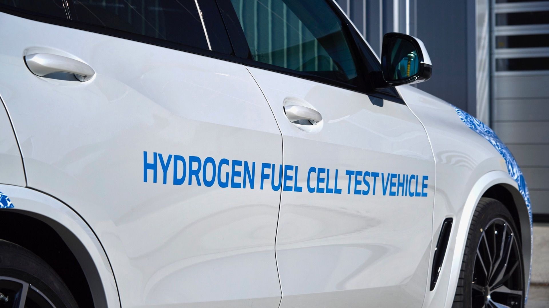BMW i Hydrogen Next testing