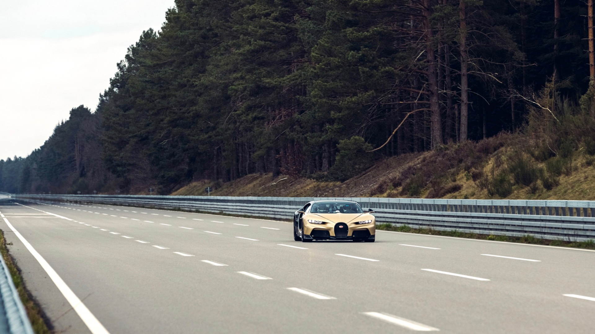 Bugatti Chiron Super Sport high-speed testing