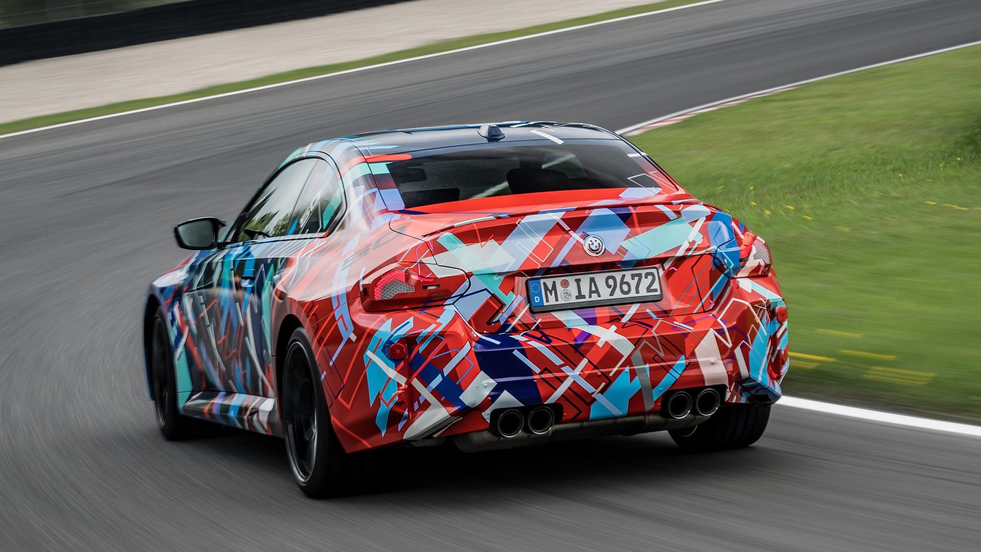 2023 BMW M2 teaser