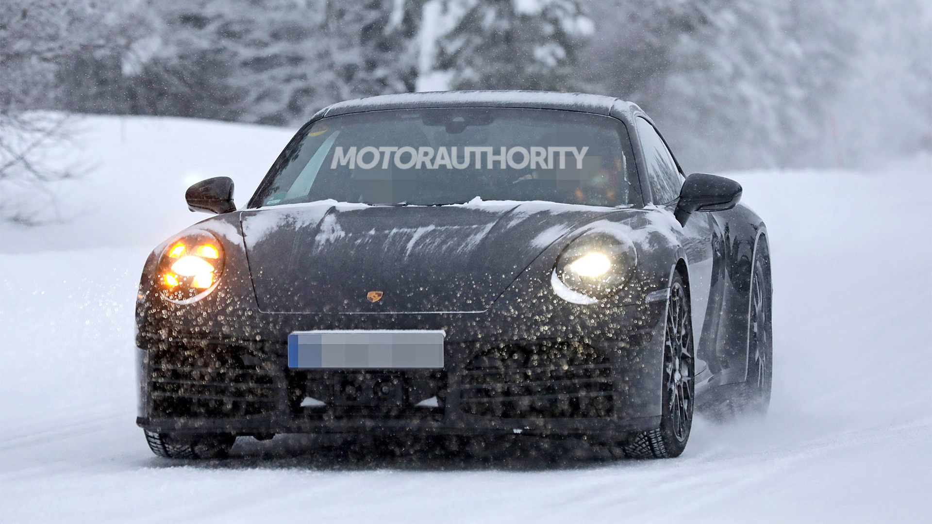 2024 Porsche 911 Carrera facelift spy shots - Photo credit: Baldauf