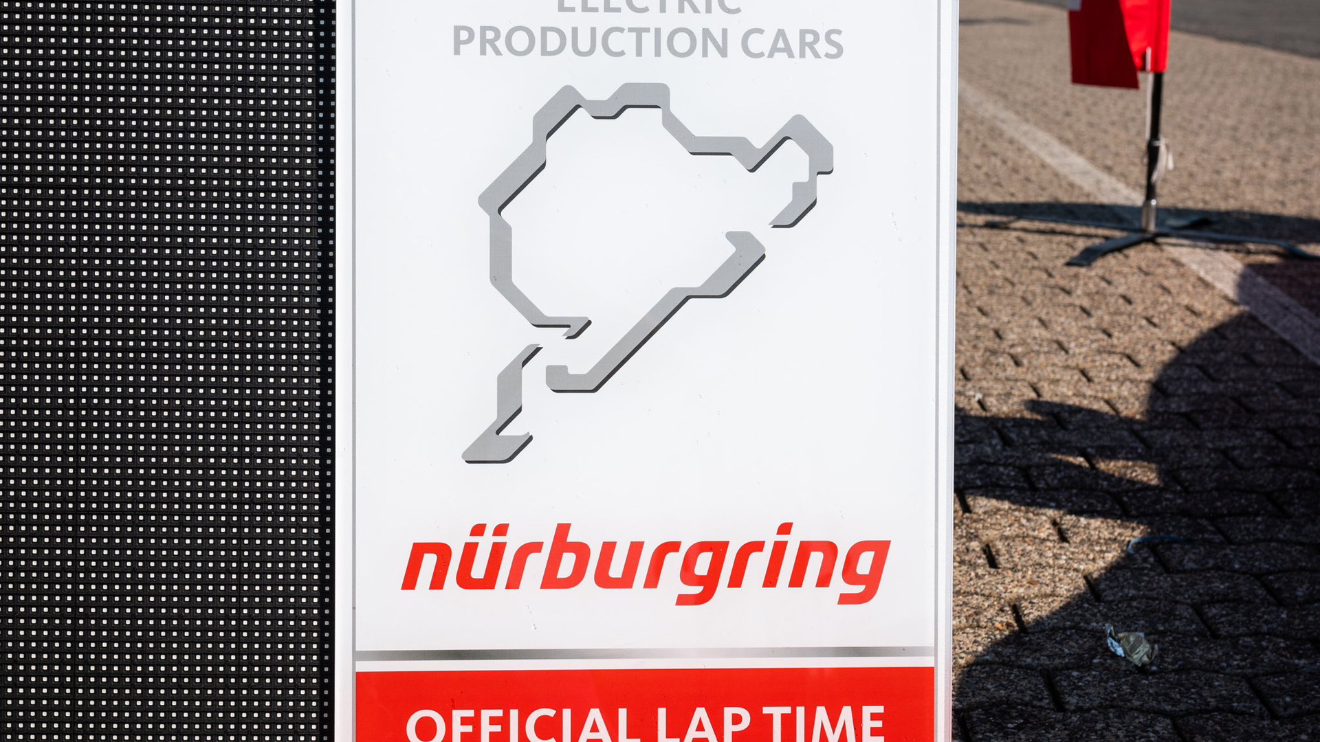 Tesla Model S Plaid Track Package sets 7:25.231 Nürburgring lap time