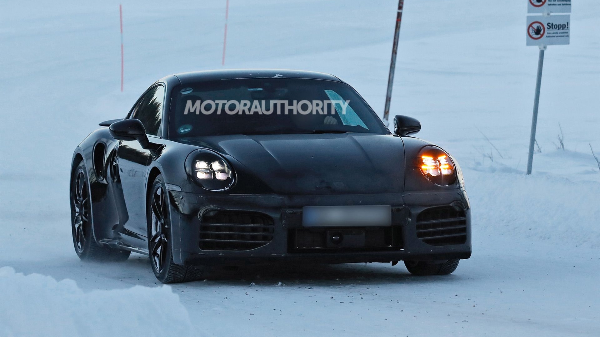 2025 Porsche 911 Turbo facelift spy shots - Photo credit: Baldauf
