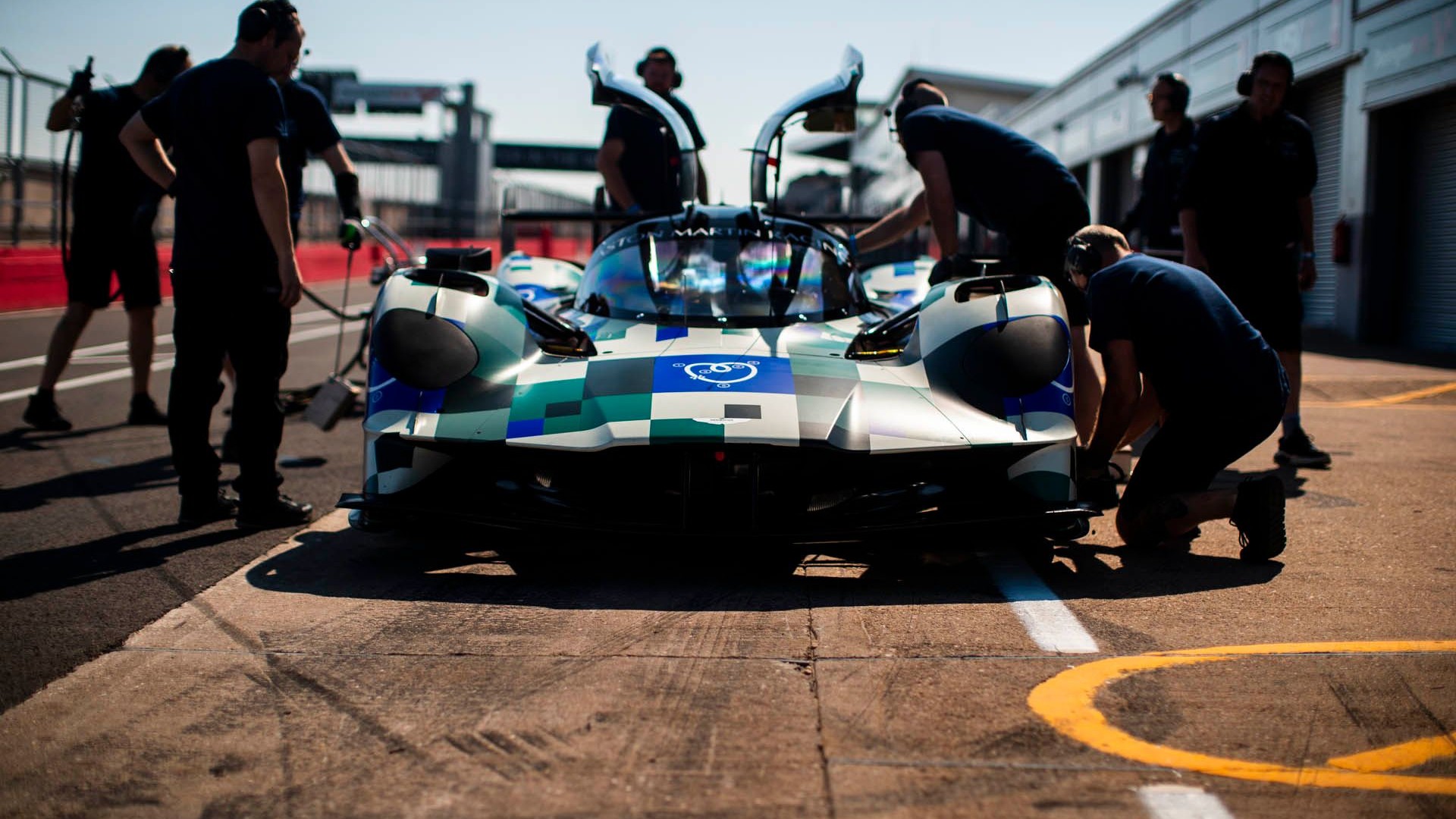 2025 Aston Martin Valkyrie AMR-LMH race car testing