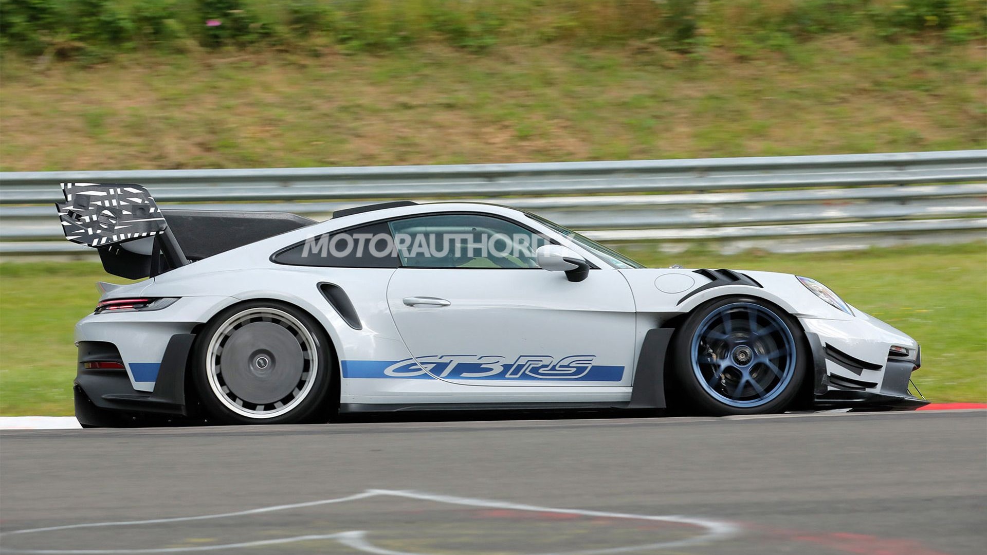 2025 Porsche 911 GT3 RS MR spy shots - Photo via Baldauf