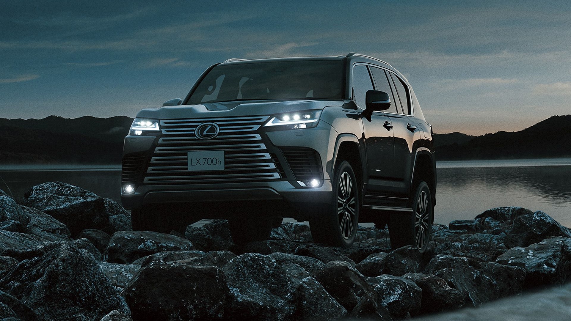 2025 Lexus LX 700h