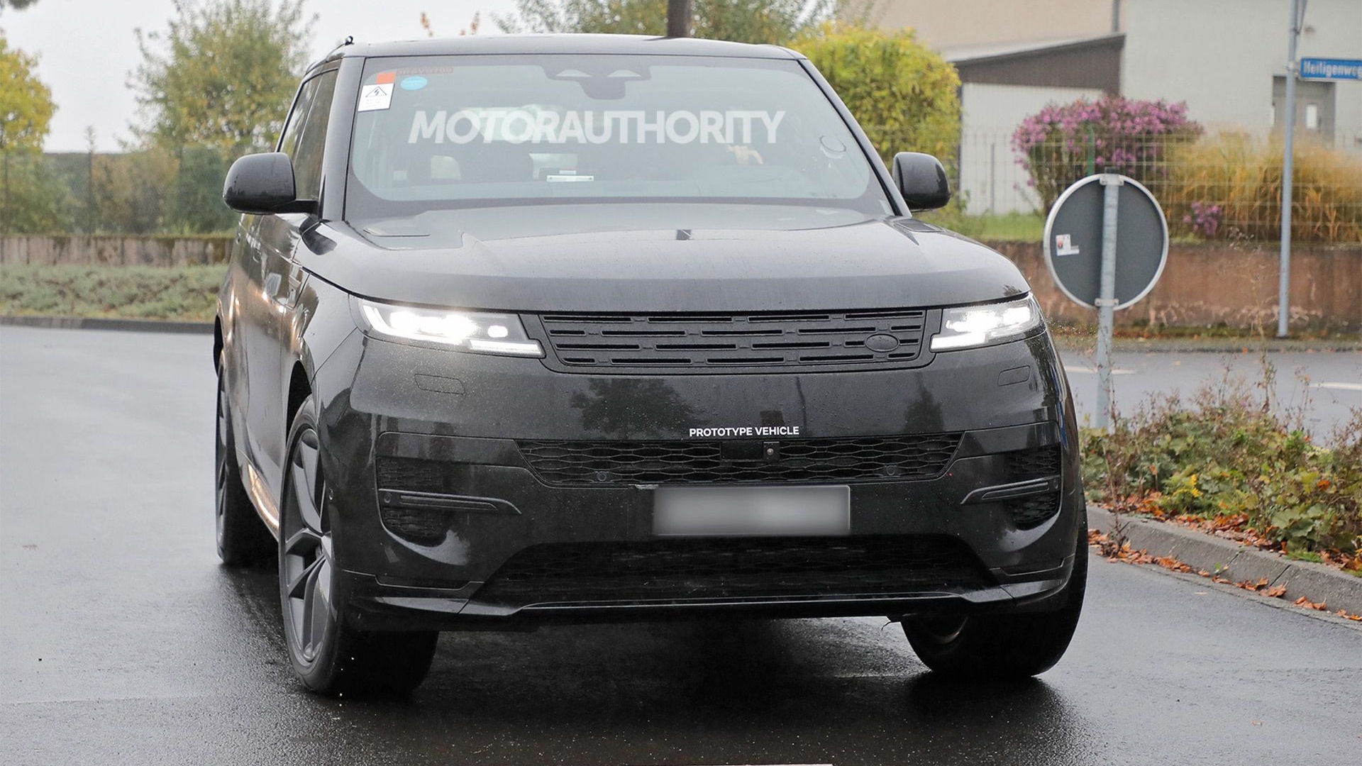 2026 Range Rover Sport Electric spy shots - Photo via Baldauf