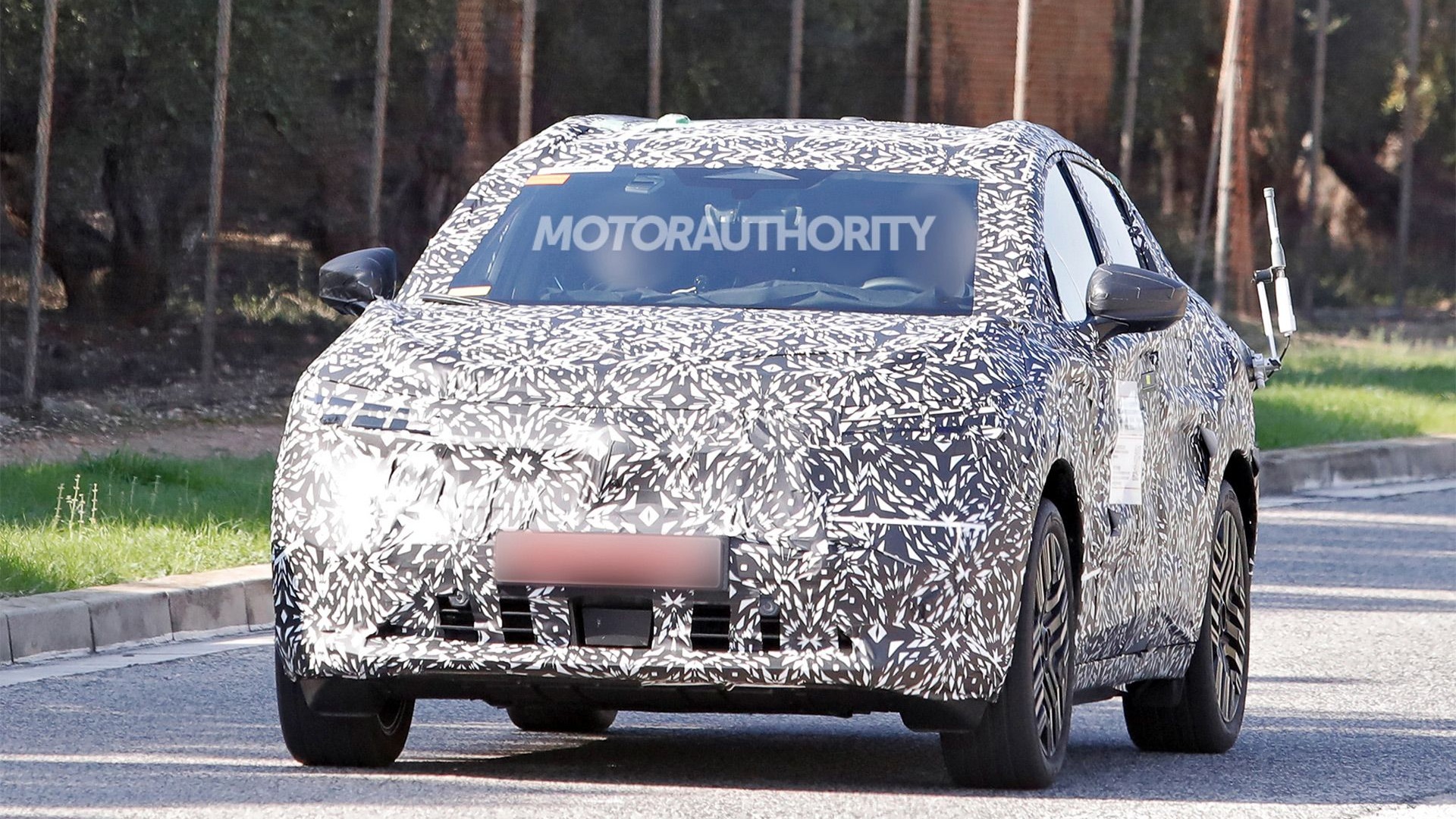 2026 Nissan Leaf spy shots - Photo via Baldauf