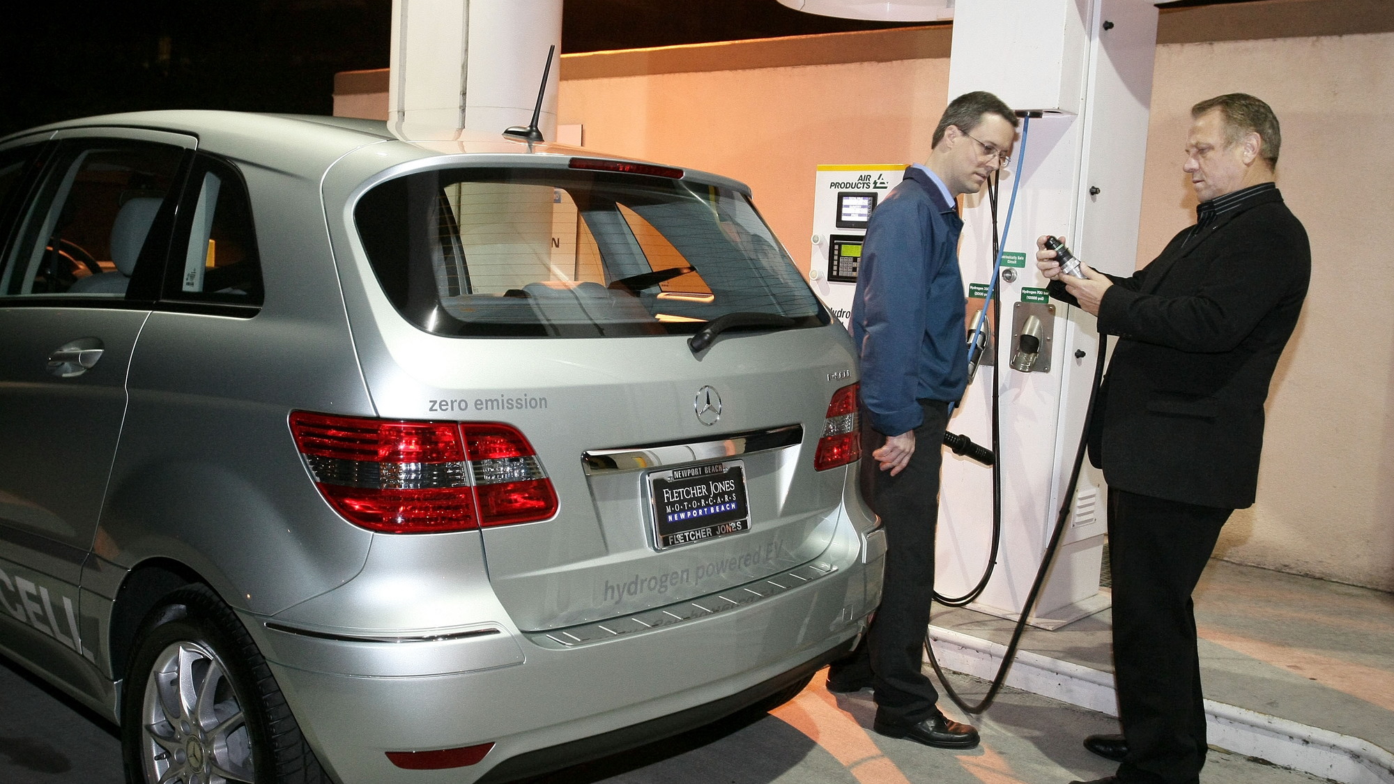 First Mercedes-Benz B-Class F-Cell hydrogen fuel-cell vehicle delivery, Newport Beach, Dec 2010