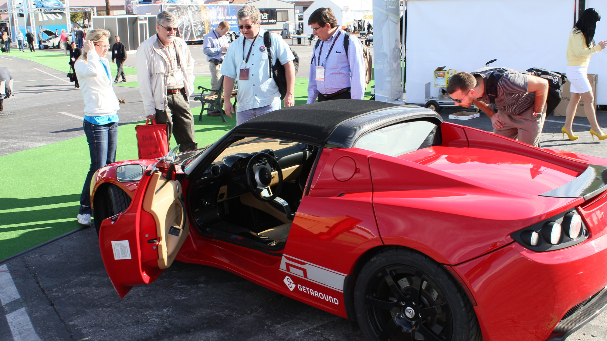 Getaround car sharing Tesla Roadster Sport