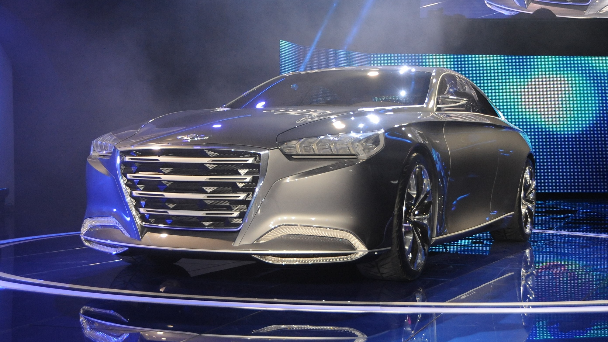 Hyundai HCD-14 Genesis Concept revealed at 2013 Detroit Auto Show