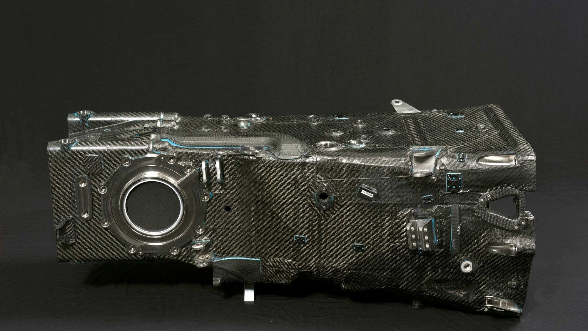 Audi Le Mans prototypes, lightness through carbon fiber