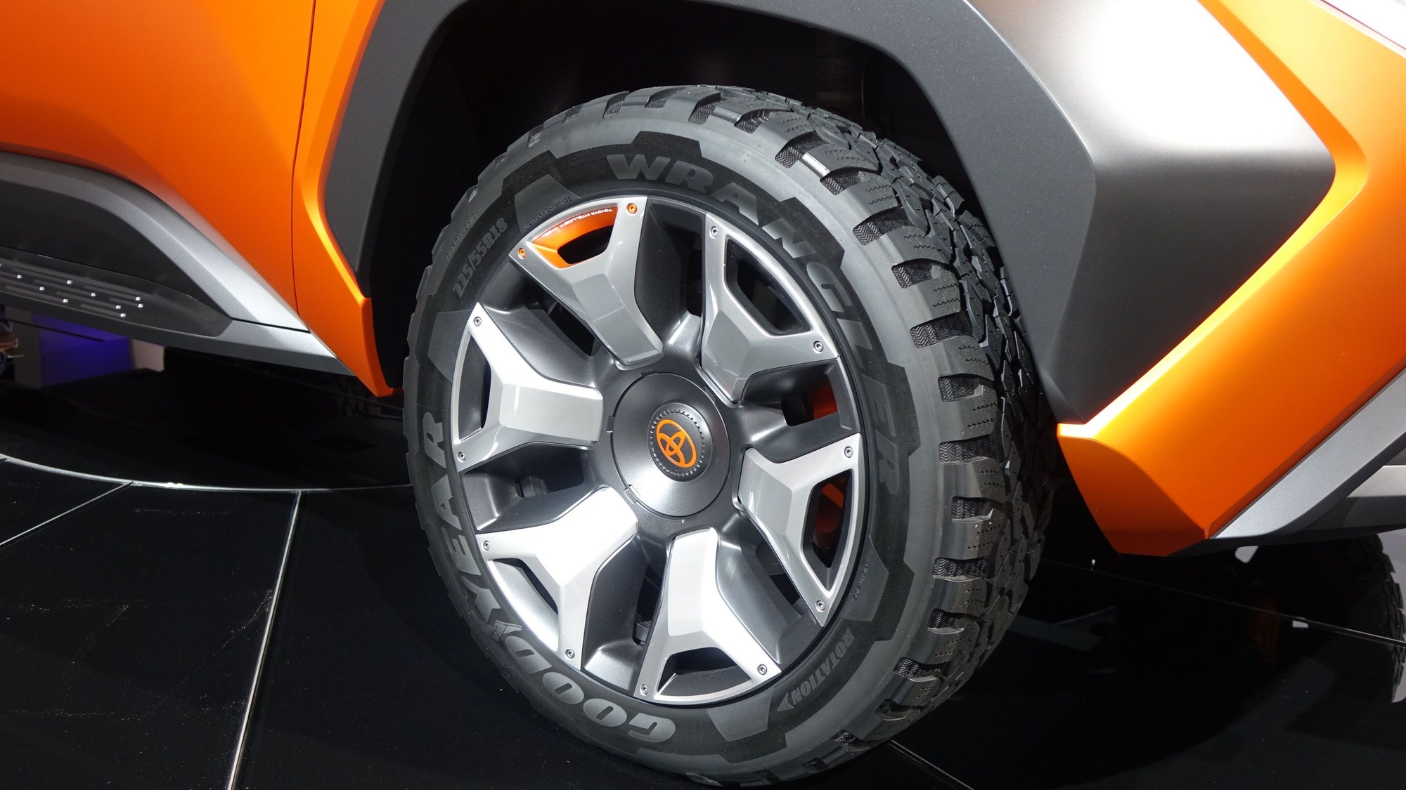 Toyota FT-4X concept, 2017 New York Auto Show