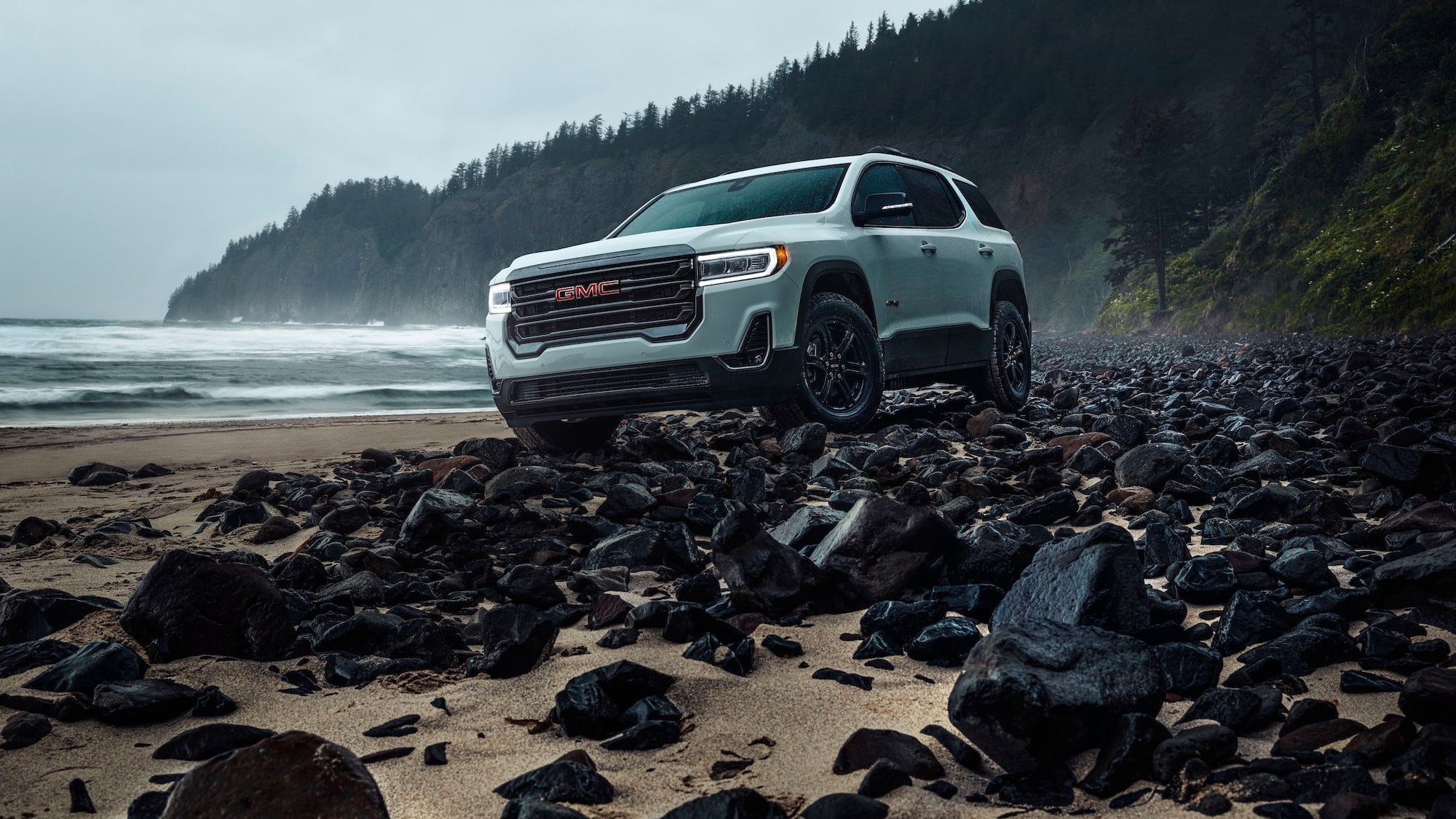 2024 GMC Acadia AT4 hot-swaps for turbo-4, comely new look