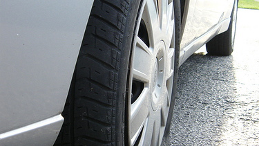 Flat tire, by Flickr user Lissalou66