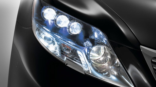 A look at the new LED headlights on the Lexus LS600h