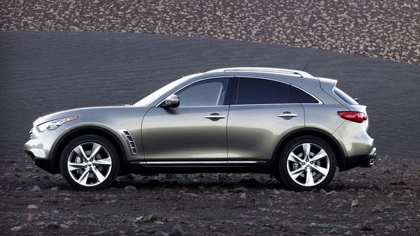 Infiniti reveals FX35