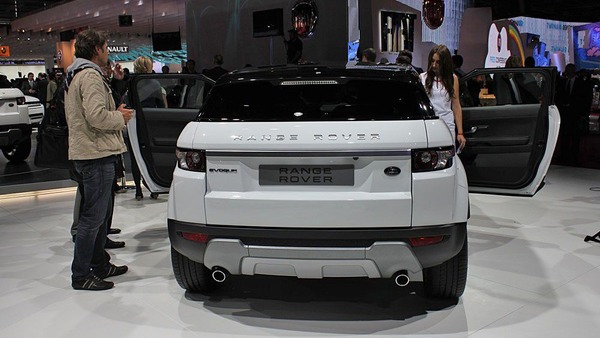 2010 Paris Auto Show: 2011 Range Rover Evoque Live Photos