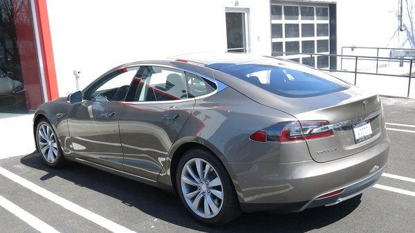 2015 tesla model s 70d first drive of new electric car base model